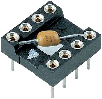 Precisions-IC-sockel med kondensator